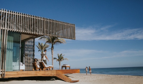 La Ribera exclusive golden sand beach access