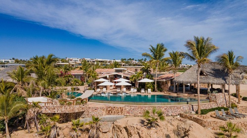 La Ribera exclusive golden sand beach access